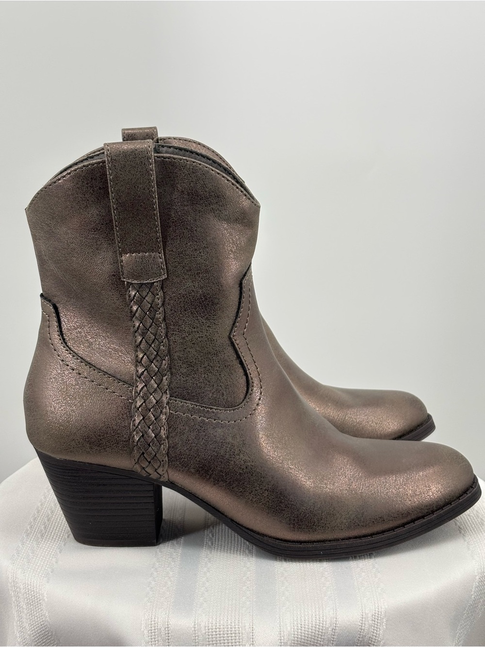 Frye Co Metallic Bronze Daxx Western Boot Women’s Size 8.5 NWT
